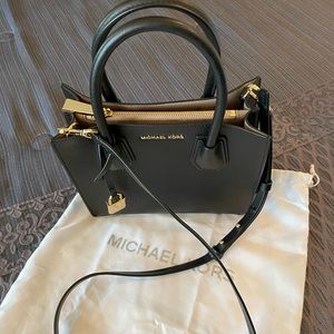 My stylish mini MK black bag😍 Perfect condition 🤩